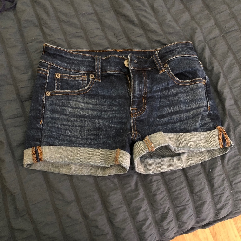 Jean shorts with cuffed ends